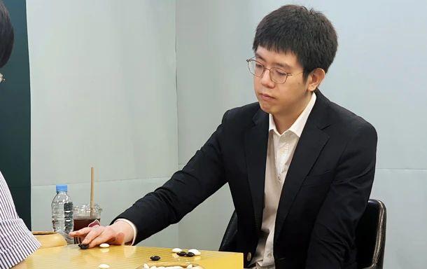 顶尖棋士战申旻埈坐稳循环圈 龙星战申真谞百分百吻合度进四强