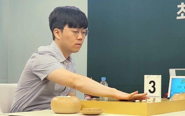 顶尖棋士战申旻埈坐稳循环圈 龙星战申真谞百分百吻合度进四强