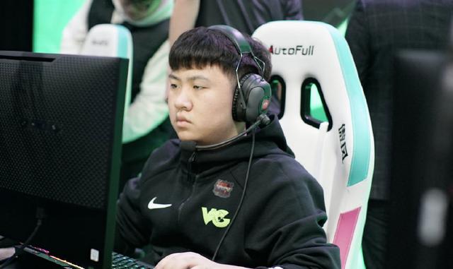 VG乐言首次证明自己,招牌豹女打出完美发挥,让一追二击败LNG