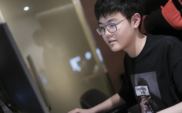 JKL“老倒霉蛋”了,月底才发现被骗,队友像极了说不写作业的人