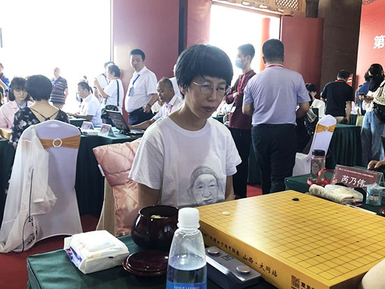 女子围甲揭幕战,芮乃伟在比赛中。管若寒摄