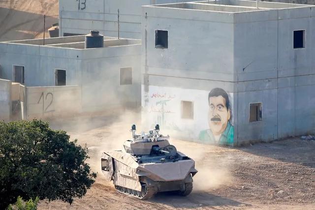 以色列士兵已经能用Xbox手柄开坦克了