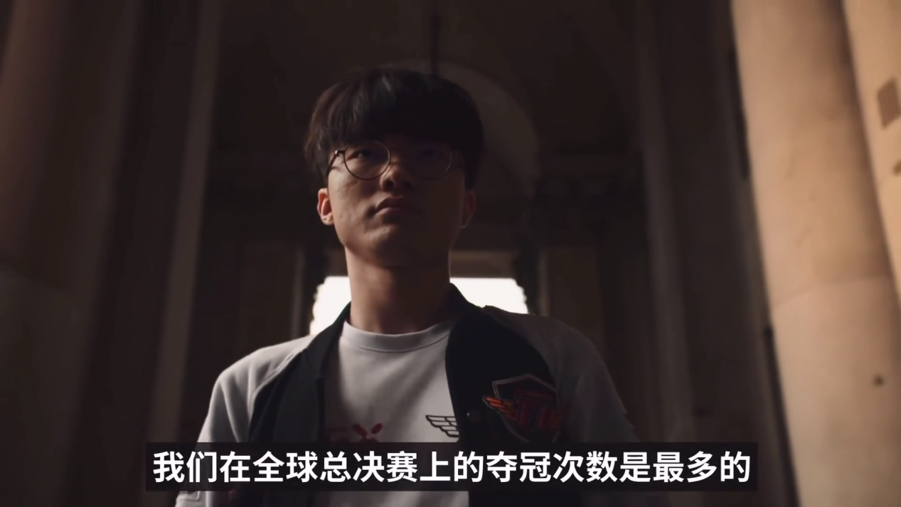 小花生怒喷LOL官方拍摄任务繁重!电竞究竟是职业还是商业?