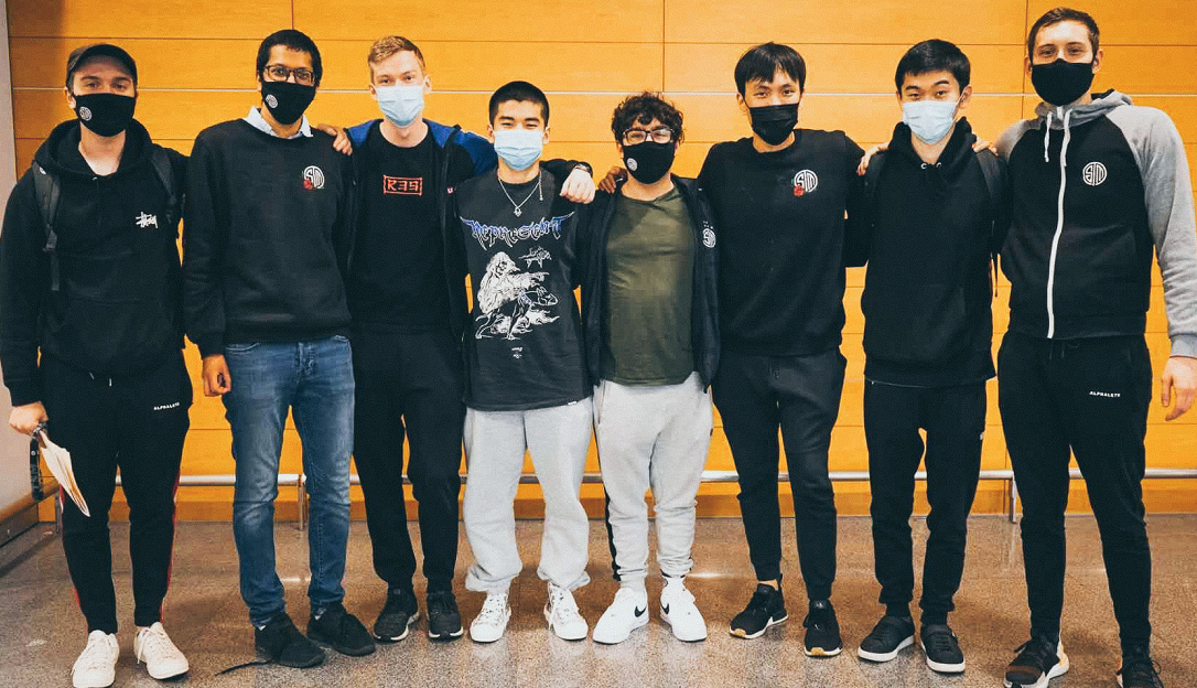TSM已抵达上海,队员国服中文ID曝光:有三位华裔就是好