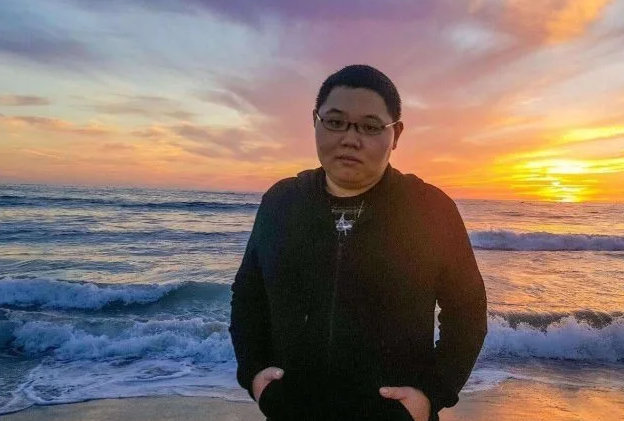 不想碰瓷了?PDD直播谈左手:他夺冠和我无关,别人打得好而已