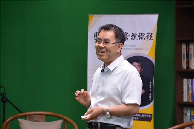 北京师范大学心理学院博士生导师，徐建平副教授。